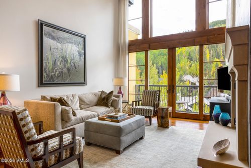 r300-728 W Lionshead Cir, Vail, CO, 81657-5069 | Card Image
