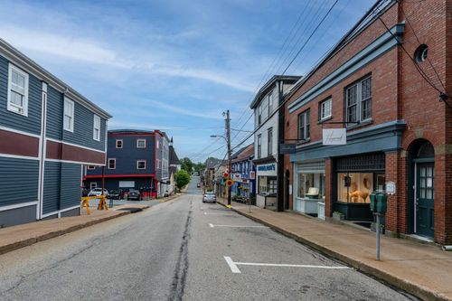 230/232 Lincoln St, Lunenburg, NS, B0J2C0 | Card Image