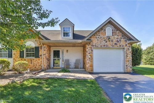 1572 Upstream Farm Rd, Easton, PA, 18040-7748 | Card Image