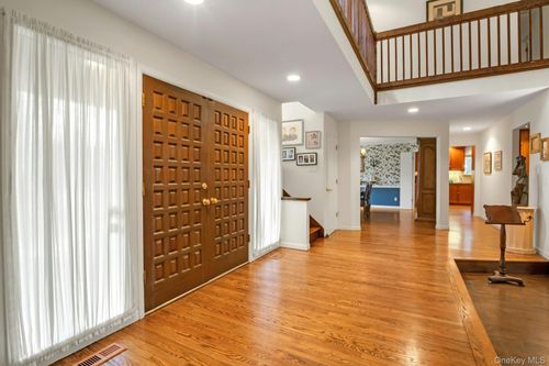 121 Law Rd, Briarcliff Manor, NY, 10510-2110 | Card Image