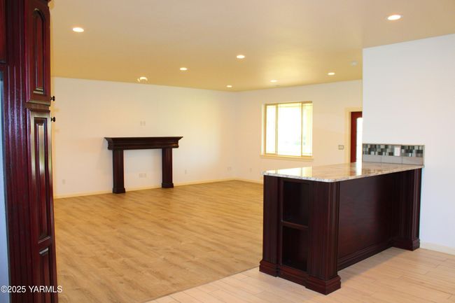 Living Room | Image 14