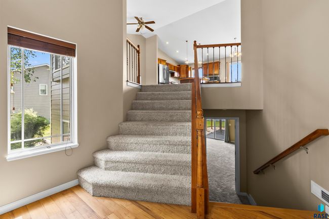 1313 W Creekside Dr, House other with 5 bedrooms, 3 bathrooms and null parking in Brandon SD | Image 4