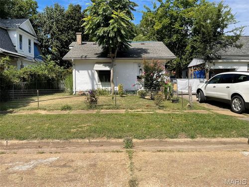 205 S B St, Poplar Bluff, MO, 63901-5924 | Card Image