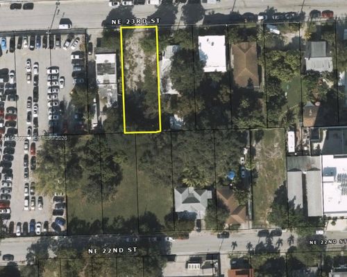 112 Ne 23rd St, Miami, FL, 33137-4827 | Card Image