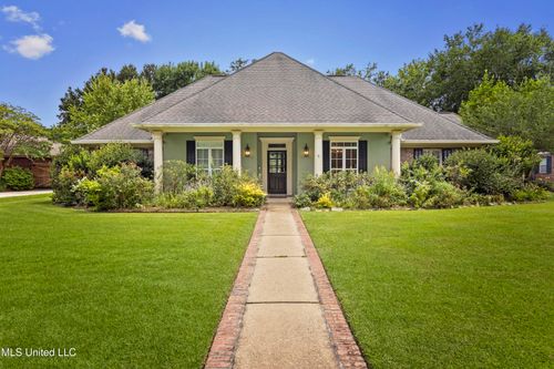124 Surgeres Pl, Ocean Springs, MS, 39564-3050 | Card Image