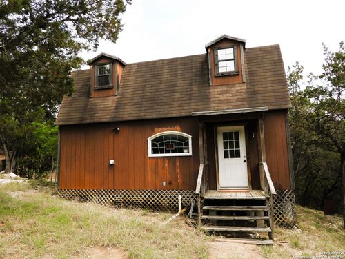 213 Oak Cliff Dr, Lakehills, TX, 78063-4385 | Card Image