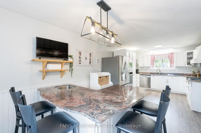 6234 Yonge St, House other with 7 bedrooms, 4 bathrooms and 15 parking in Churchill ON | Image 7