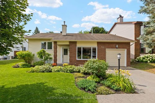 32 Ne Flint Court Sw, Barrhaven, ON, K2J2S1 | Card Image