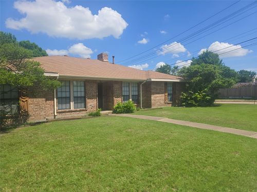 432 Larchbrook Dr, Garland, TX, 75043-5522 | Card Image
