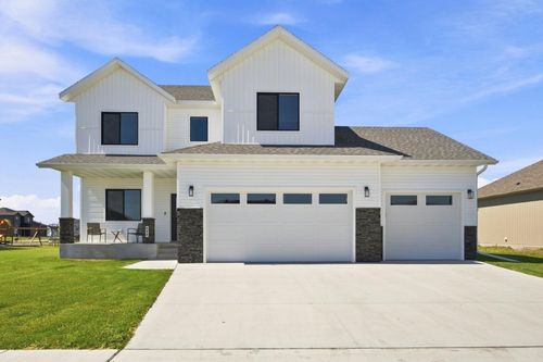 102 Annies Way, Mapleton, ND, 58059-4061 | Card Image