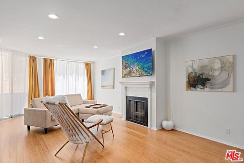 apt-106-1745 Camino Palmero St, Los Angeles, CA, 90046-2911 | Card Image