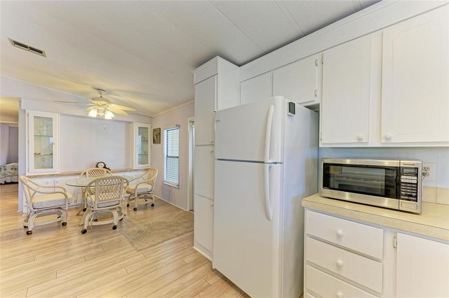 216 Palm Air Dr, House other with 2 bedrooms, 2 bathrooms and null parking in OSPREY FL | Image 11