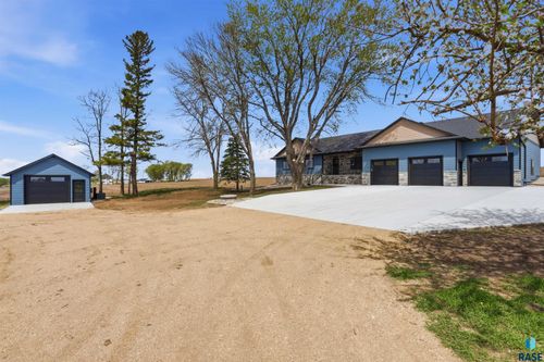 595 County Highway 4, Beaver Creek, MN, 56116-4089 | Card Image