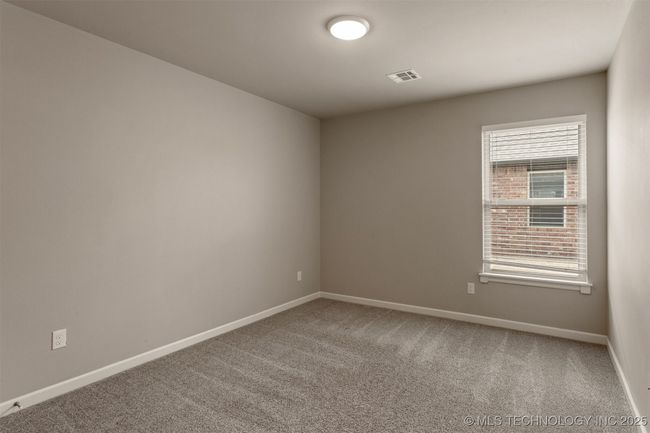 27623 109 Th St, House other with 3 bedrooms, 2 bathrooms and null parking in Coweta OK | Image 25