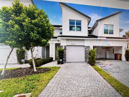 4342 Lago Dr, Deerfield Beach, FL, 33064-2128 | Card Image