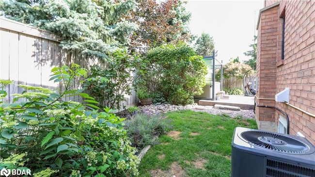 20 Manett Cres, House other with 3 bedrooms, 4 bathrooms and 5 parking in Brampton ON | Image 23