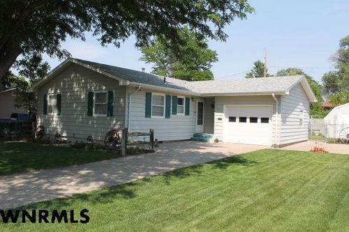 709 Maple St, Kimball, NE, 69145-1813 | Card Image