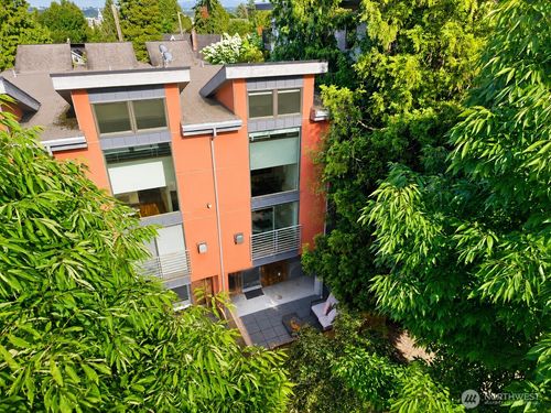 c-1722 California Ave Sw, Seattle, WA, 98116-1967 | Card Image