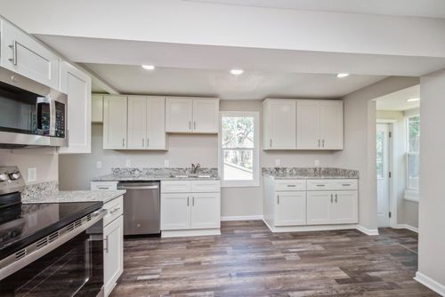 1747 York Ave, Saint Paul, MN, 55106-3640 | Card Image