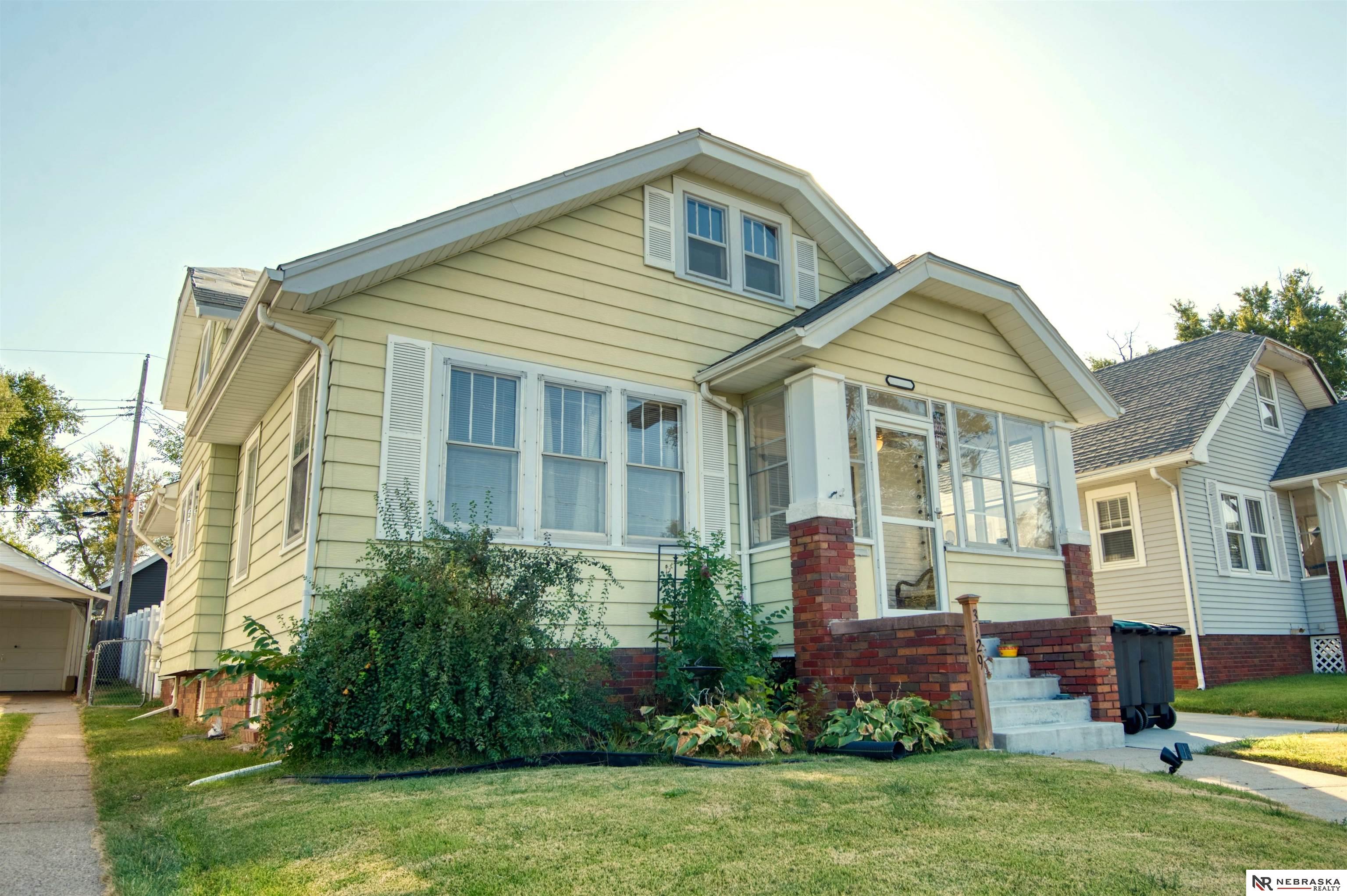 48th St, Omaha, NE 68104