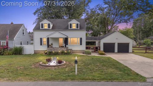 5563 Central Dr, Monroe, MI, 48161-3677 | Card Image
