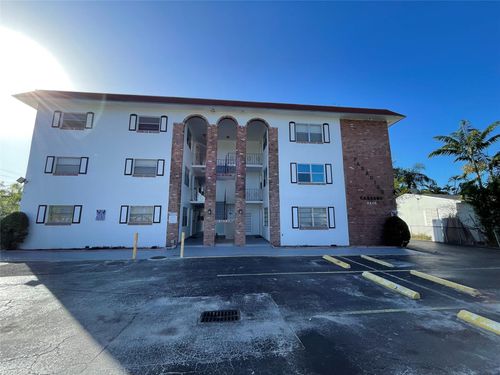 apt-302-2420 Johnson St, Hollywood, FL, 33020-3946 | Card Image