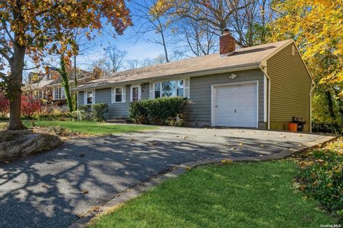 40 Hawthorne Road, Kings Park, NY, 11754 | Card Image