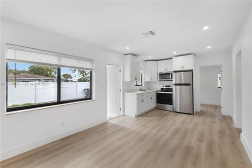 2-1918 Taft St, Hollywood, FL, 33020-2723 | Card Image