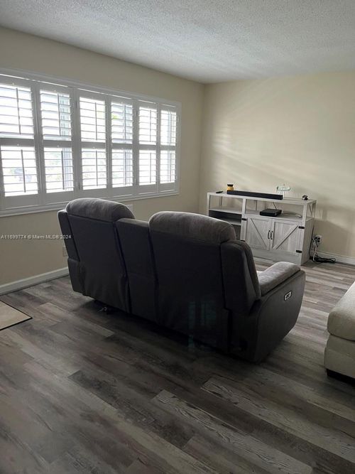 1300-130 Dorchester F, West Palm Beach, FL, 33417-1443 | Card Image