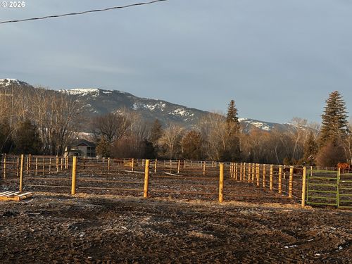 1025 Se Florence Ave, Enterprise, OR, 97828-1686 | Card Image