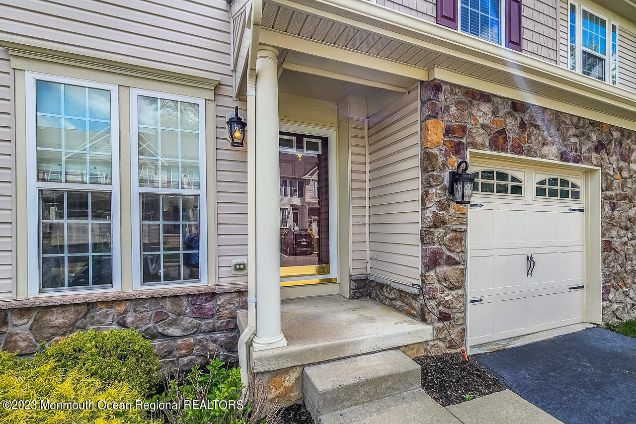 17 Coral Place, Sold in Long Branch Zoocasa