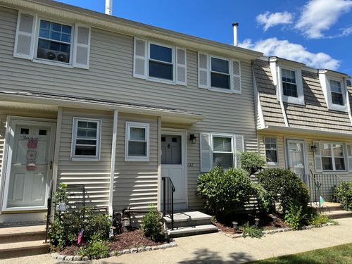 132-132 E Gate Ln, Hamden, CT, 06514-2234 | Card Image