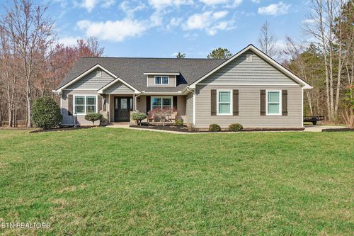 51 W Creek Dr, Crossville, TN, 38572-3937 | Card Image