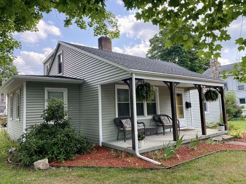 320 Church St, Jonesville, MI, 49250-1046 | Card Image