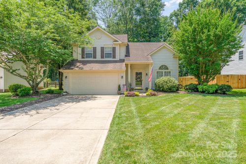8701 Appaloosa Way Ln, Charlotte, NC, 28216-8733 | Card Image