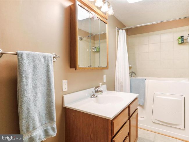 129 Fox Ridge Dr, House other with 3 bedrooms, 3 bathrooms and null parking in MAURERTOWN VA | Image 26