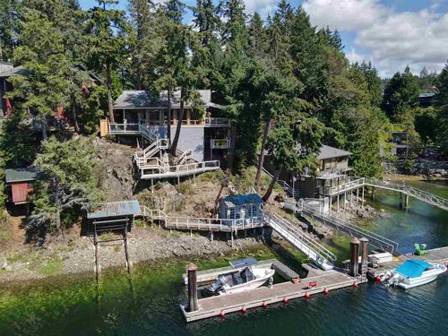 5388 Sans Souci Rd, Halfmoon Bay, BC, V7Z1B6 | Card Image