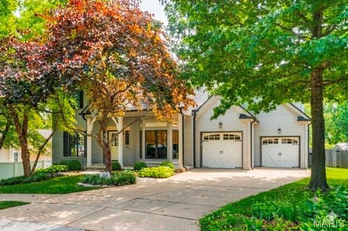442 Woodlawn Grove Ln, Kirkwood, MO, 63122-2851 | Card Image