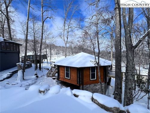 528 Briarcliff Rd, Sugar Mountain, NC, 28604-7112 | Card Image