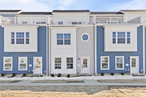 457 Harbor Ln, Lorain, OH, 44052 | Card Image