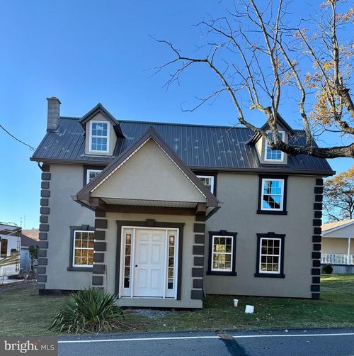 31 Upper Beechwood Ave, POTTSVILLE, PA, 17901-8911 | Card Image