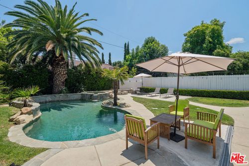 5664 Donna Ave, Tarzana, CA, 91356 | Card Image