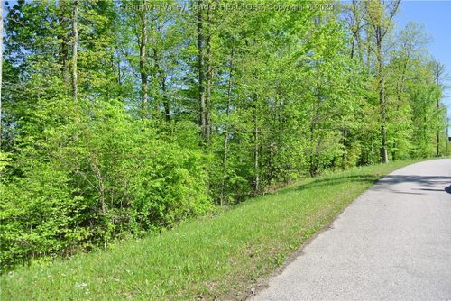 18 Double Eagle Dr, Charleston, WV, 25314 | Card Image