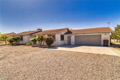 451 W Leffner Dr, Pahrump, NV, 89060-2543 | Card Image
