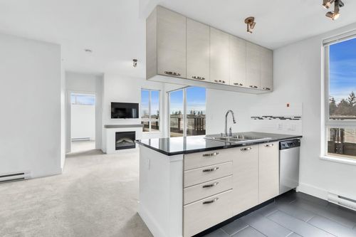 417-7418 Byrnepark Walk, Burnaby, BC, V3N0B3 | Card Image