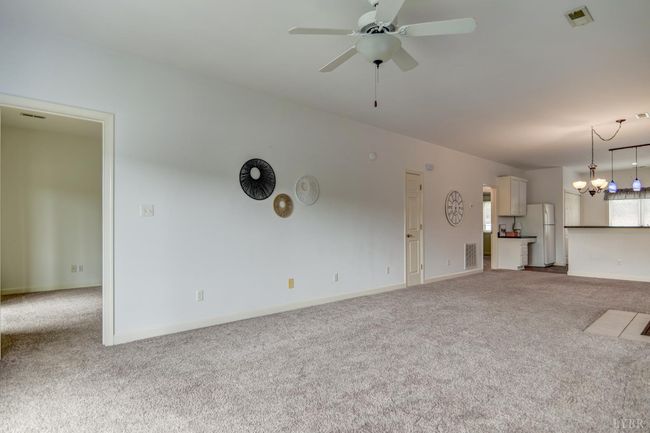 UNIT-5 - 1103 Mariners Way, Condo with 2 bedrooms, 2 bathrooms and null parking in Huddleston VA | Image 13