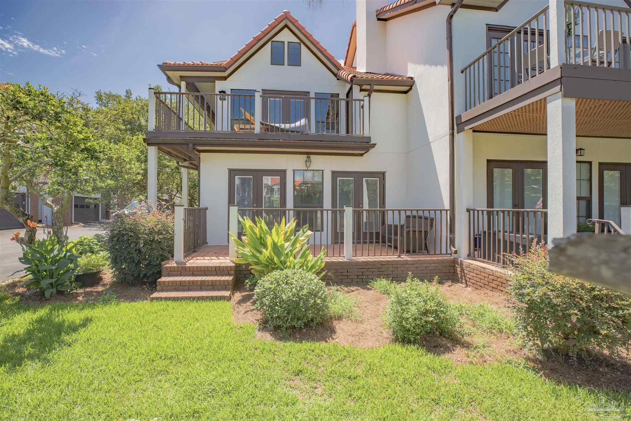 Residential in Gulf Breeze