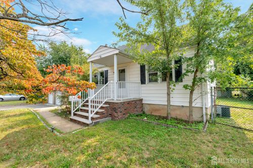 372 Seneca Ave, Middlesex, NJ, 08846-2349 | Card Image