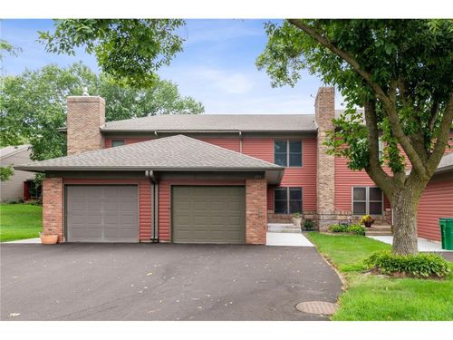 503 Hunter Hill Rd, Hudson, WI, 54016-1867 | Card Image