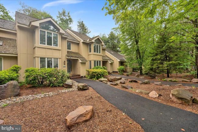 823 Crest Pines Ln, Townhouse with 3 bedrooms, 3 bathrooms and null parking in Pocono Pines PA | Image 32